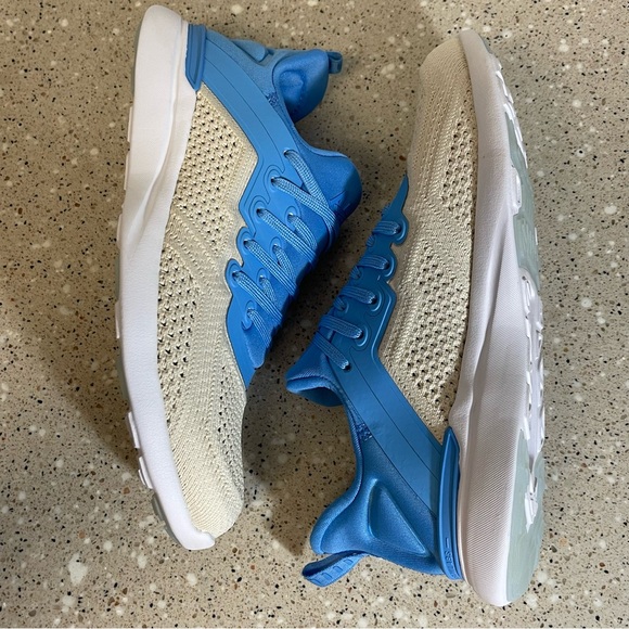 New Women's APL TechLoom Tracer Size 6 Athletic Propulsion Labs in Coastal Blue - Picture 5 of 11